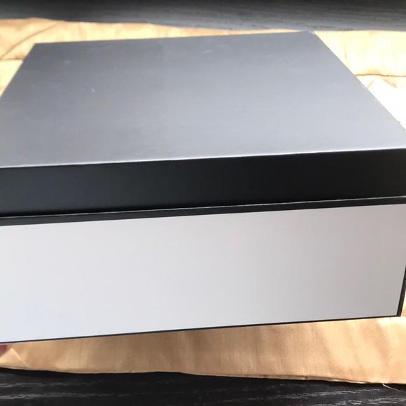 Chanel box - Picture 3 of 3